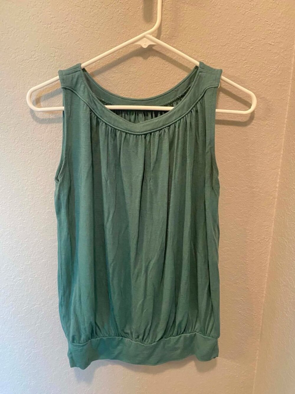 Women's Loft Outlet Sleeveless Green Tank Top